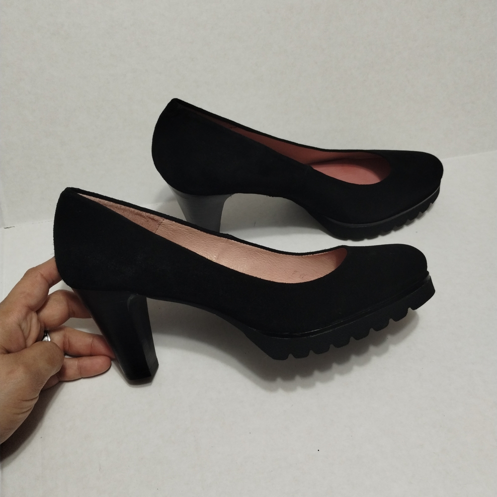 Andre Assous Black Women's Heels